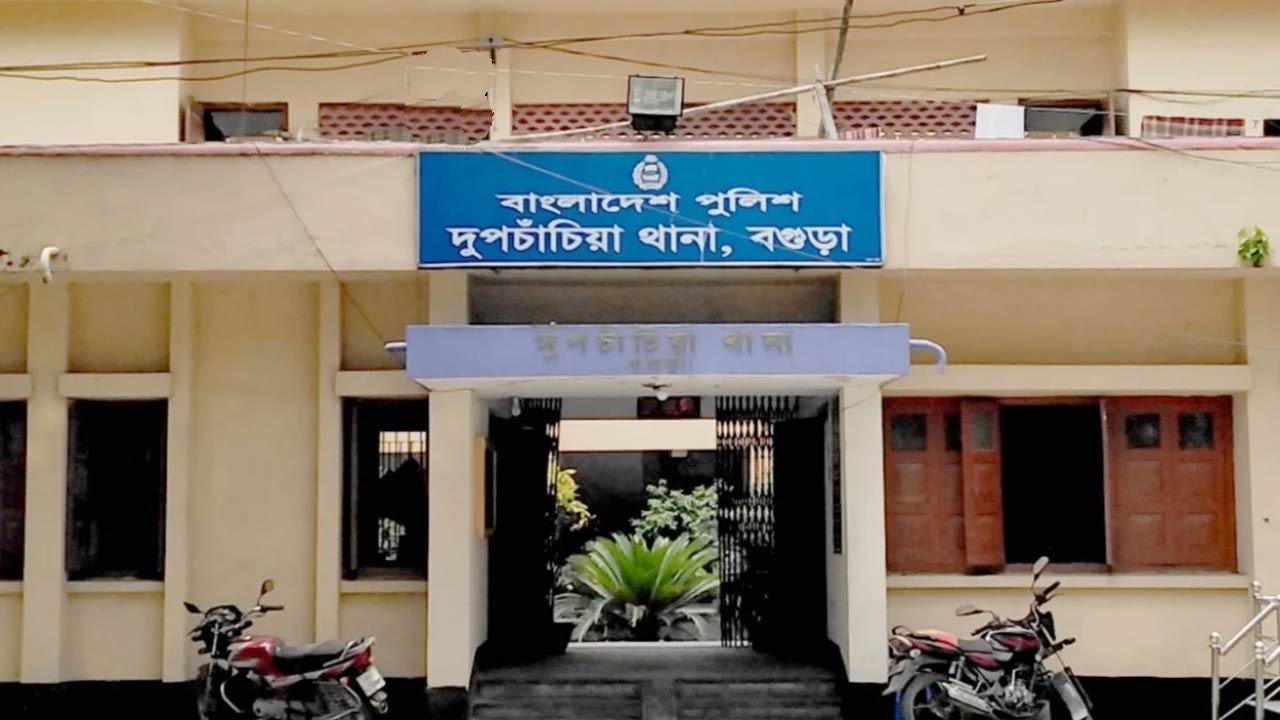 পরিবারের সবার হাত-পা বেঁধে ডাকাতি, বাধা দেওয়ায় বৃদ্ধকে শ্বাসরোধ করে হত্যা